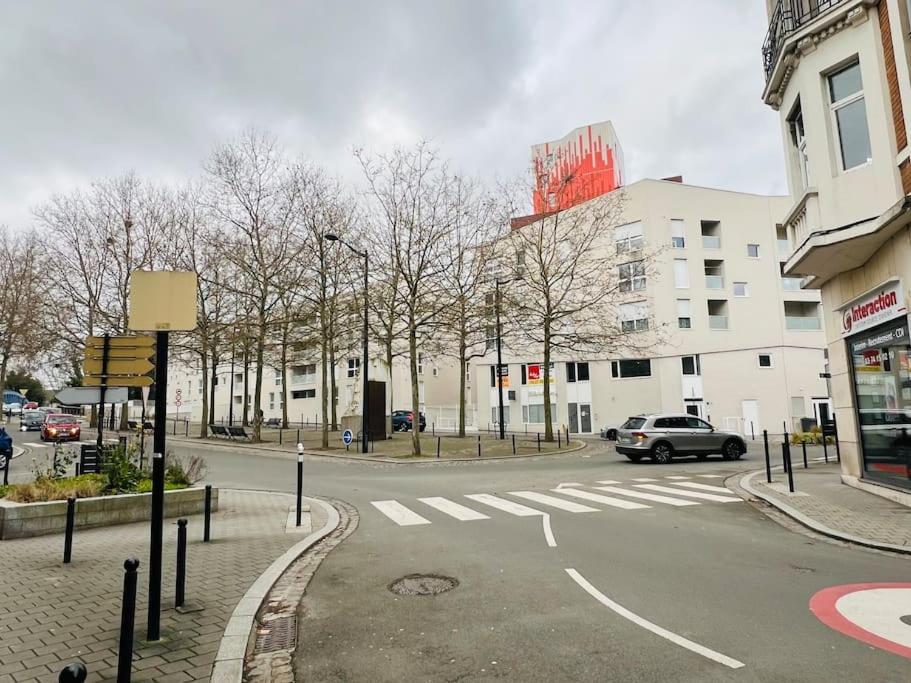 Apt Des Artistes, 3 Min A Pied Gare Et Centre 瓦朗西纳 外观 照片
